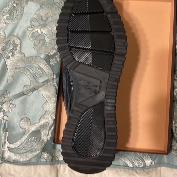 louis vuitton vnr sneaker black/noir size 45 - Picture 3 of 5